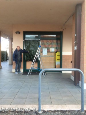 Viterbo - Il vetro sfondato al Point bar 