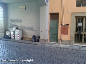Viterbo - Rifiuti in via Beato Giacomo da Viterbo