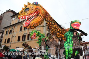Il carro "Piccolo dinosauro"