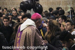 La mamma di Luca Graziosi con il vescovo Romano Rossi 