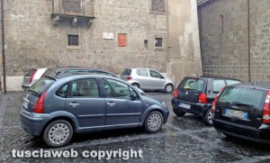 Le auto a piazza Gargiuli