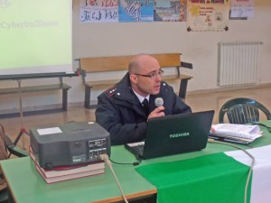 L'incontro degli alunni coi carabinieri