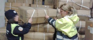 Tarquinia - I volontari Aeopc consegnano pacchi di beni