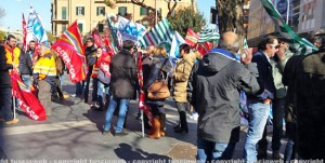 Talete, la protesta dei lavoratori sotto la Regione