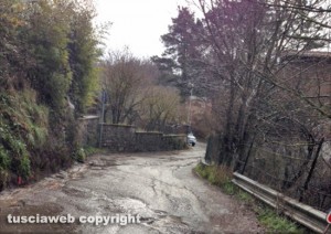 Viterbo - Le buche in strada Cuculo