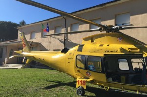 L'eliambulanza alla scuola di Sutri