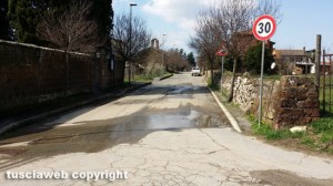 Blera - Civitella Cesi - Perdite d'acqua davanti al cimitero