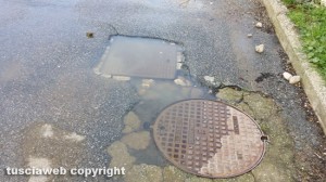 Blera - Civitella Cesi - Perdite d'acqua davanti al cimitero
