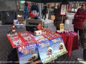 Enpa - Il banchetto a piazza Verdi