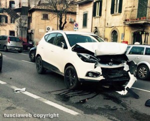 Viterbo - La Quercia - La macchina che ha perso il controllo