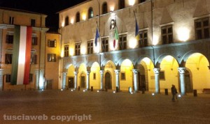 Piazza del Comune di notte 