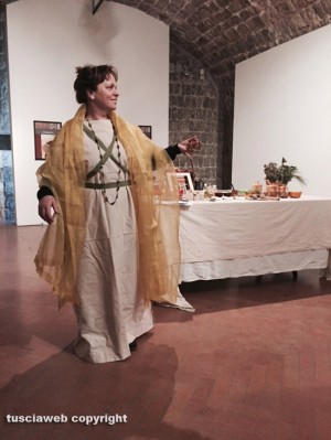 Viterbo - Rocca Albornoz - Usi e costumi delle donne etrusche