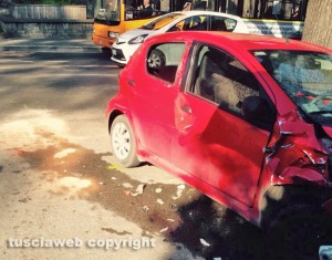 Viterbo - Moto contro auto in via Capocci