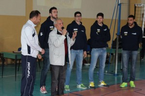 Tuscania - Paolo Tofoli incontra i ragazzi della scuola media "A. Manzoni"