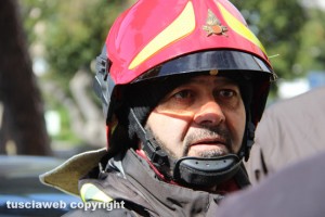 Un vigile del fuoco