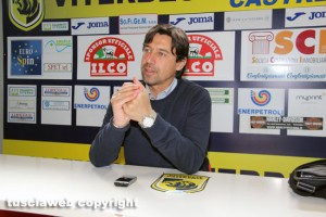 L'allenatore della Viterbese Maurizio Ianni 