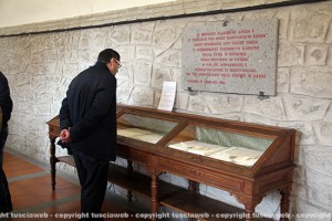 Monastero clarisse - L'esposizione delle 12 pergamene