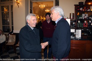 Caffeina - A sinistra il sindaco Michelini