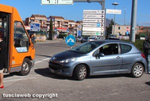 Viterbo - Frontale tra macchina e autobus all'uscita dalla Tuscanese su via Falcone e Borsellino