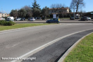 Viterbo - Frontale tra macchina e autobus all'uscita dalla Tuscanese su via Falcone e Borsellino