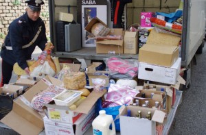 La merce sequestrata all'autista dai carabinieri