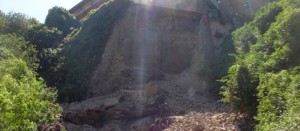 Ronciglione - Il crollo del 2008 di parte delle mura di rinforzo della Rupe del Rio Vicano in Via Garibaldi