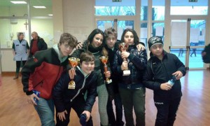 Campionato studentesco di scacchi - Scuole medie con le coppe