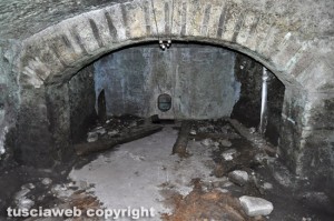 Viterbo sotterranea - Una stanza con una cisterna