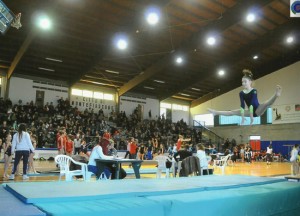 Una gara di ginnastica artistica
