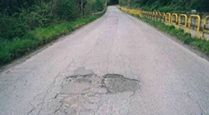 Lo stato della provinciale Falisca nel comune di Rignano