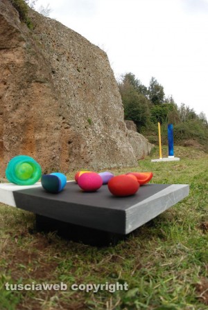 Castro - “La bellezza della terra dei pirati”- Installazione di arte contemporanea presso la tomba etrusca in località SS. Crocifisso