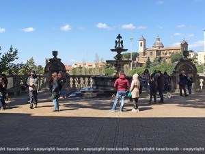 Viterbo - Pasquetta - Giardino di palazzo dei Priori