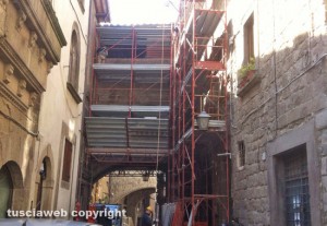 Viterbo - Impalcature a via San Pellegrino