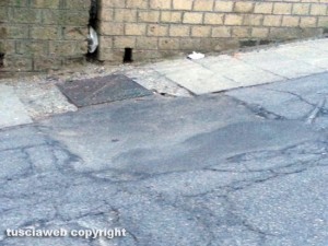 Viterbo - La voragine in via della Caserma