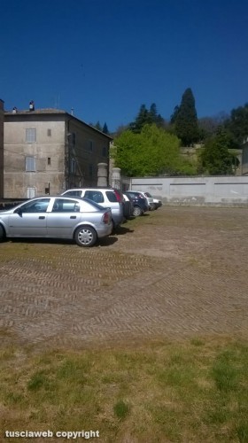 Caprarola - Parcheggio a Palazzo Farnese