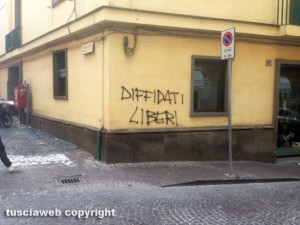 Viterbo - Scritte sui muri a via Garibaldi