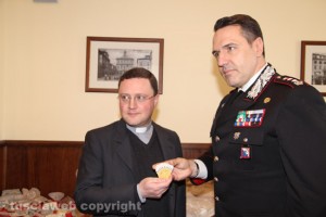 Don Luigi Fabbri con il colonnello Mauro Conte