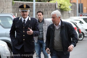 Viterbo - Crolla il tetto della porta del Carmine - Il sopralluogo del sindaco Michelini