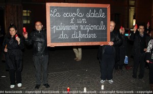 Scuola pubblica - Flash mob a piazza del Comune