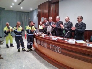 Lega Federalista-Noi con Salvini consegna il defibrillatore 