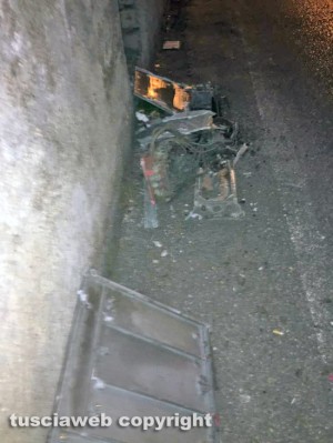 San Martino - La colonnina dell'Enel distrutta da un'auto in corsa 