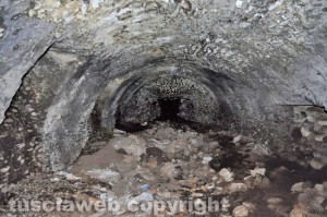 Viterbo - Casale del Quartuccio - Ambiente d'epoca romana ridotto a discarica