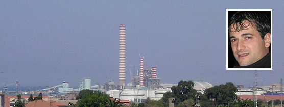 La centrale di Torrevaldaliga Nord; nel riquadro: Sergio Capitani