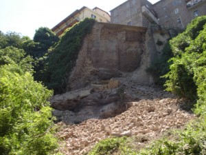 Ronciglione - Il muraglione crollato sulla Valle Vicana nel 2008