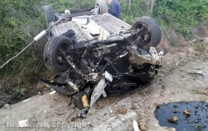 L'auto ribaltata sull'Aurelia bis