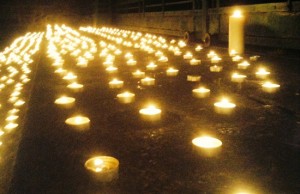 Vetralla - Mille candele per le 700 vittime nel Mar Mediteranneo