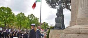 Tarquinia - Il sindaco Mazzola al monumento ai caduti