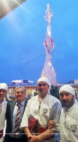 Fiore del Cielo a Expo - Mecarini con i Facchini