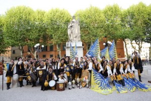 Gli sbandieratori e i musici del Comitato centro storico Viterbo