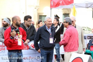 Viterbo - Passa la Mille miglia - Il sindaco Michelini e l'assessore Antonio Delli Iaconi
